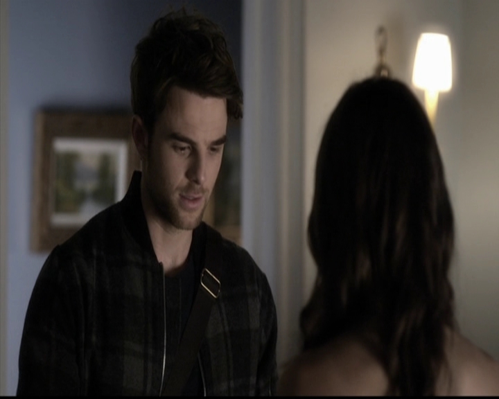 LucyHale-dot-nl_PrettyLittleLiars-4x23Unbridled1605.jpg