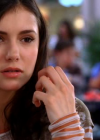 vampirediariesworld-dot-org_AmericanMall00482.png