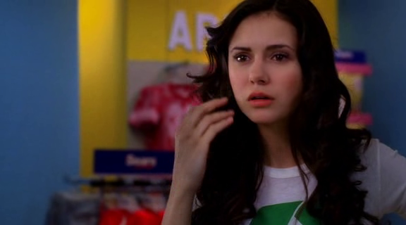 vampirediariesworld-dot-org_AmericanMall01805.png