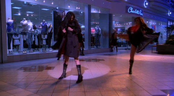 vampirediariesworld-dot-org_AmericanMall01928.png