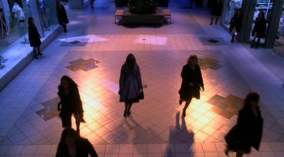 vampirediariesworld-dot-org_AmericanMall01957.png