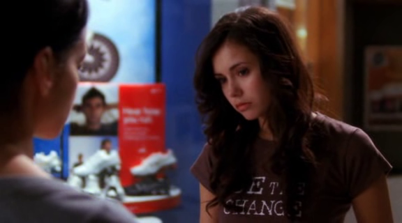 vampirediariesworld-dot-org_AmericanMall02252.png