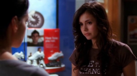 vampirediariesworld-dot-org_AmericanMall02253.png