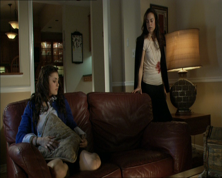 VampireDiariesWorld_dot_org-MyDaughtersSecret1198.png