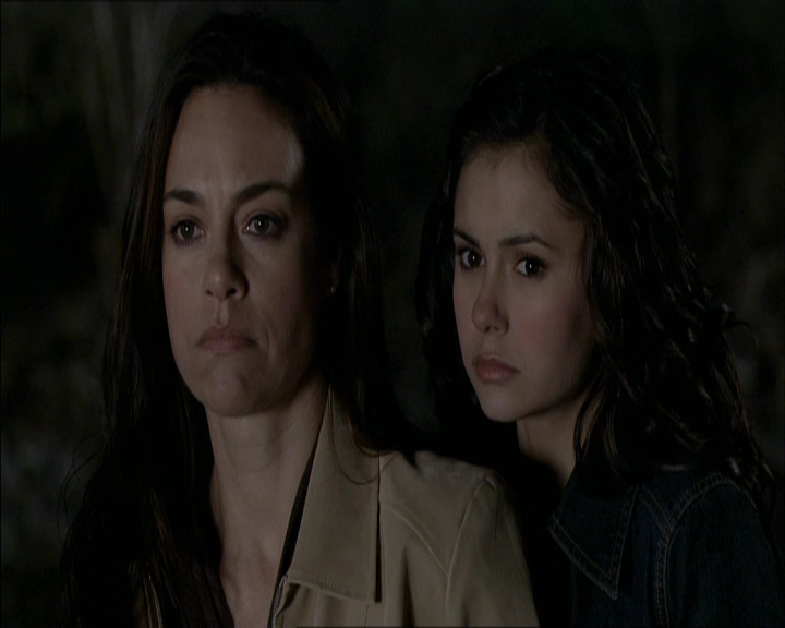 VampireDiariesWorld_dot_org-MyDaughtersSecret5235.png