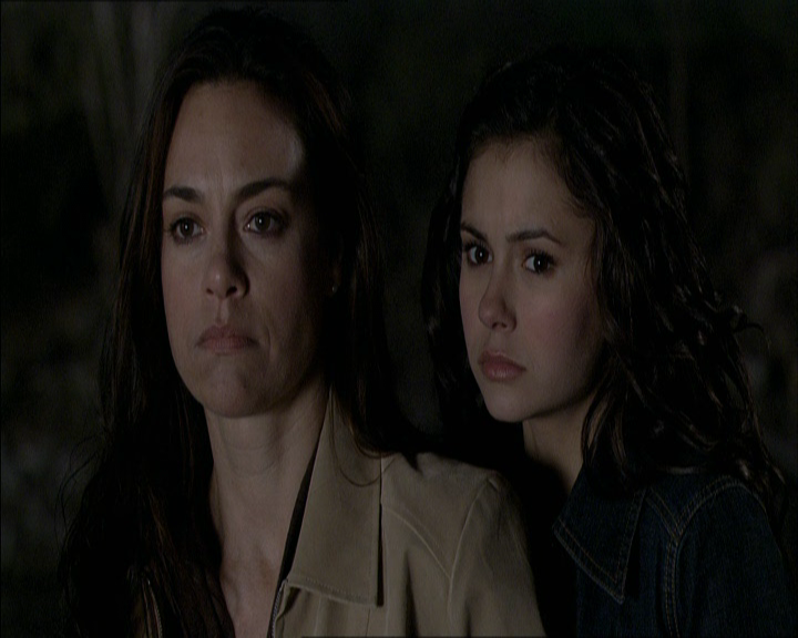 VampireDiariesWorld_dot_org-MyDaughtersSecret5236.png