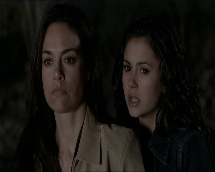 VampireDiariesWorld_dot_org-MyDaughtersSecret5238.png