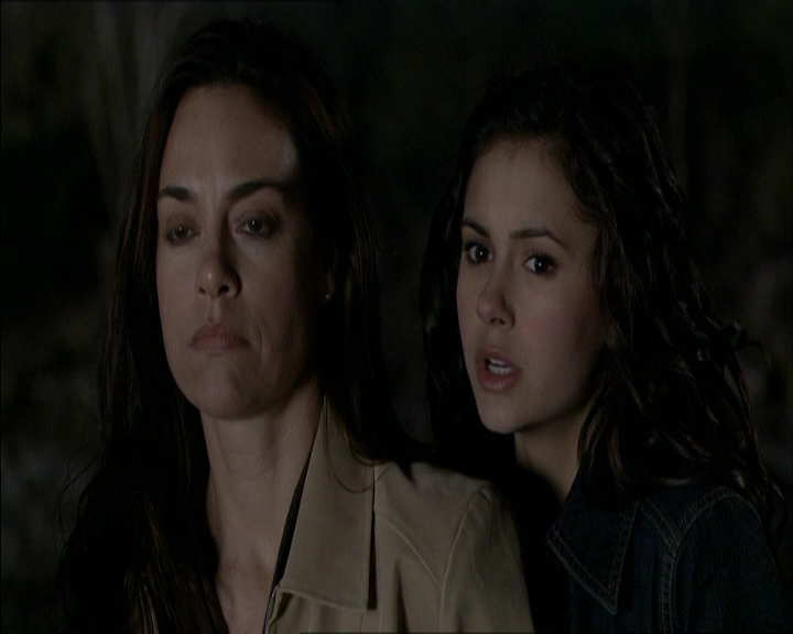 VampireDiariesWorld_dot_org-MyDaughtersSecret5239.png