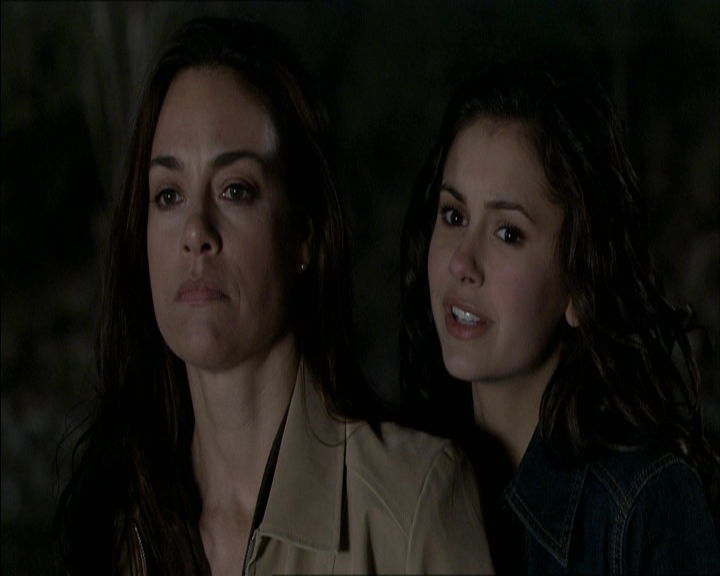 VampireDiariesWorld_dot_org-MyDaughtersSecret5241.png