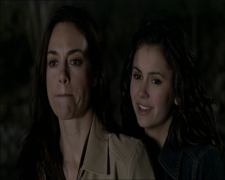 VampireDiariesWorld_dot_org-MyDaughtersSecret5244.png