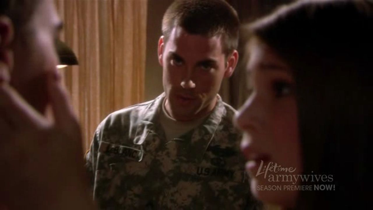 armywives301_000297.jpg