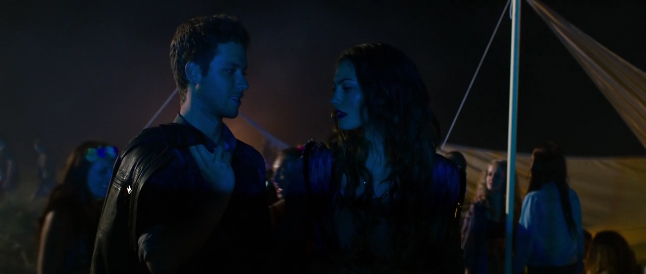 VampireDiariesWorld-dot-nl_TakeDown0142.jpg