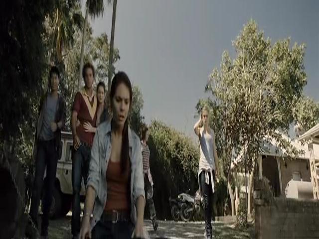 VampireDiariesWorld-dot-org_TomorrowWhenTheWarBegan-1397.jpg