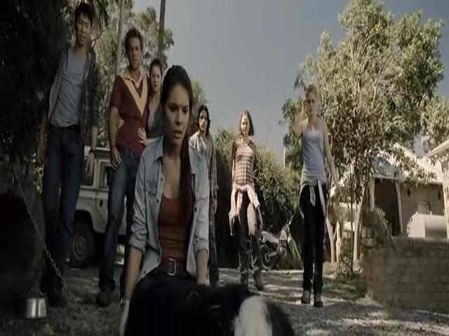 VampireDiariesWorld-dot-org_TomorrowWhenTheWarBegan-1401.jpg