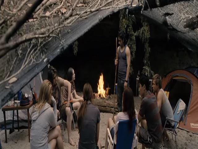 VampireDiariesWorld-dot-org_TomorrowWhenTheWarBegan-4553.jpg