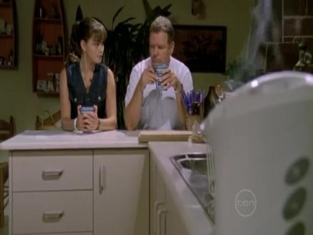 VampireDiariesWorld-dot-org_H2OJustAddWater-s01e03--0335.jpg