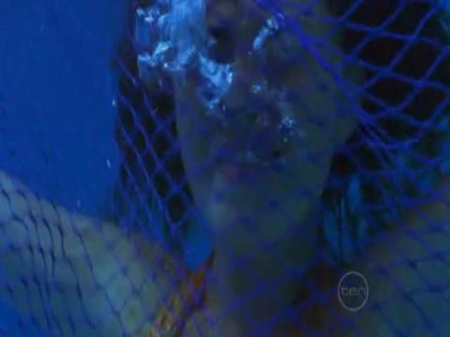 VampireDiariesWorld-dot-org_H2OJustAddWater-s01e03--0985.jpg