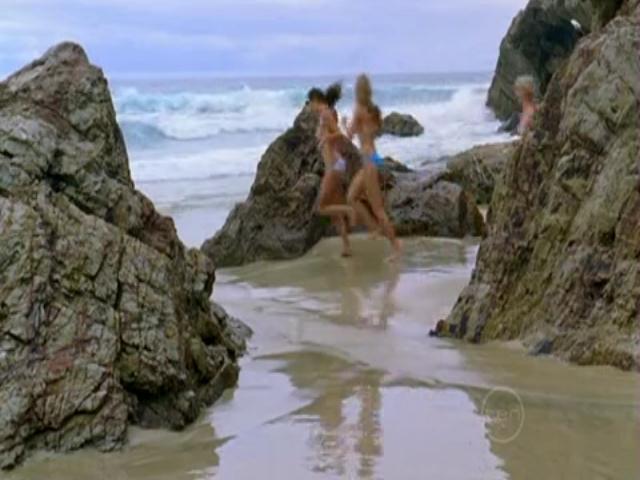 VampireDiariesWorld-dot-org_H2OJustAddWater-s01e03--1279.jpg