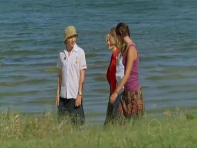 VampireDiariesWorld-dot-org_H2OJustAddWater-s01e08-0005.jpg