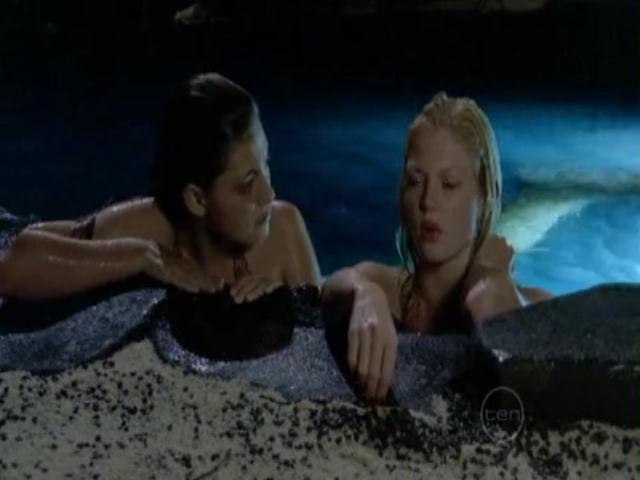 VampireDiariesWorld-dot-org_H2OJustAddWater-s01e15-0702.jpg VampireDiariesWorld-dot-org_H2OJustAddWater-s01e15-0702.jpg