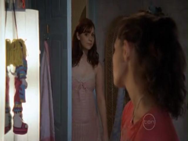 VampireDiariesWorld-dot-org_H20JustAddWater-S02e06-0115.jpg VampireDiariesWorld-dot-org_H20JustAddWater-S02e06-0115.jpg