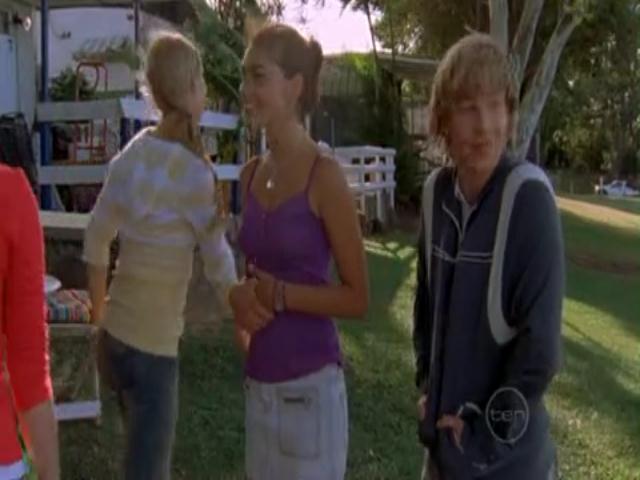 VampireDiariesWorld-dot-org_H20JustAddWater-S02e08-1246.jpg