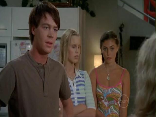 VampireDiariesWorld-dot-org_H20JustAddWater-S02e11-1114.jpg