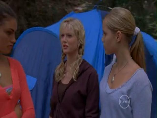 VampireDiariesWorld-dot-org_H20JustAddWater-S02e13-0342.jpg