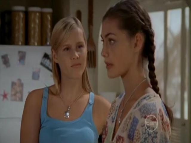 VampireDiariesWorld-dot-org_H20JustAddWater-S02e16-0276.jpg