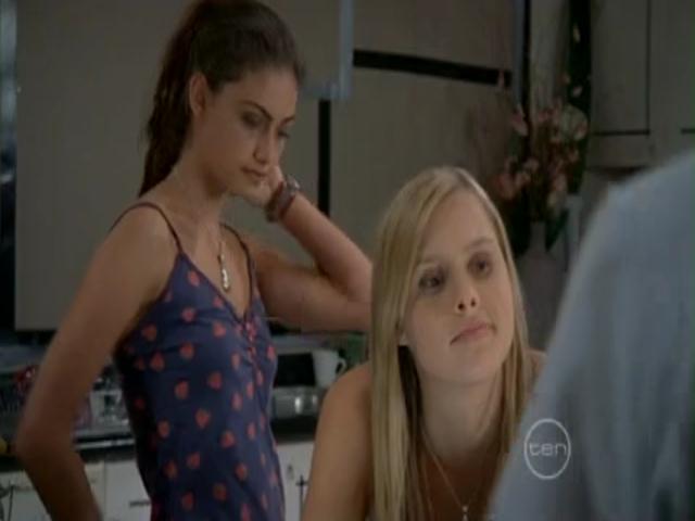 VampireDiariesWorld-dot-org_H20JustAddWater-S02e17-0251.jpg