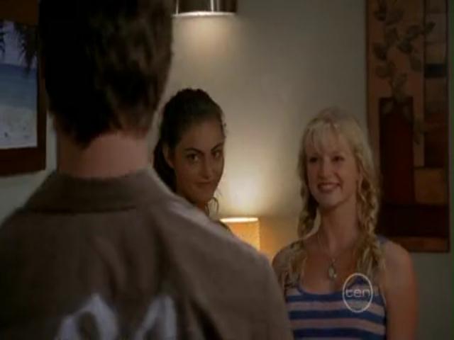 VampireDiariesWorld-dot-org_H20JustAddWater-S02e17-1015.jpg