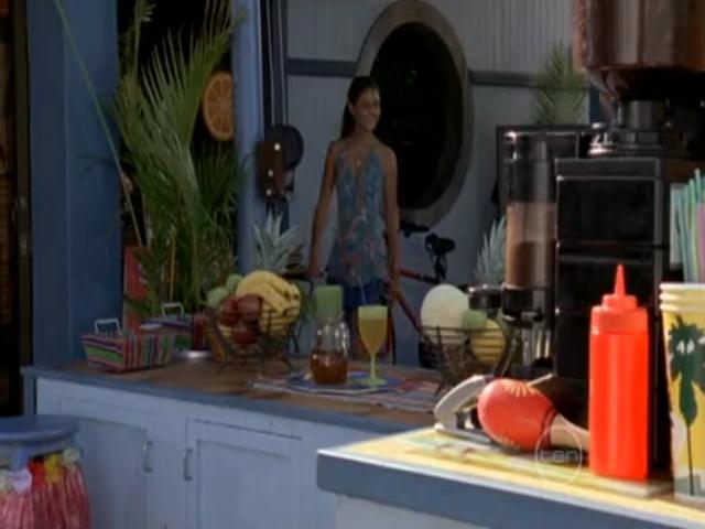 VampireDiariesWorld-dot-org_H20JustAddWater-S02e18-0222.jpg