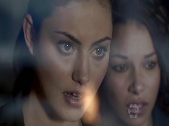VampireDiariesWorld-dot-org_TheSecretCircle-S01E01-0326.jpg
