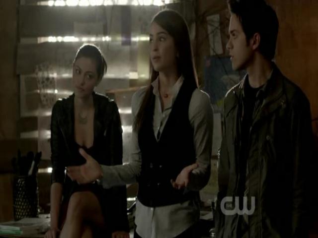 VampireDiariesWorld-dot-org_TheSecretCircle-S01E01-0839.jpg