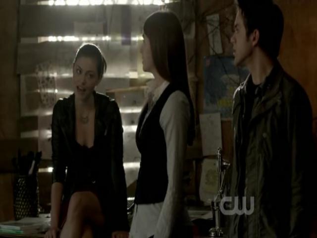 VampireDiariesWorld-dot-org_TheSecretCircle-S01E01-0840.jpg