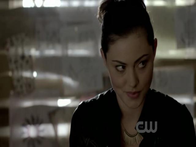 VampireDiariesWorld-dot-org_TheSecretCircle-S01E01-0843.jpg