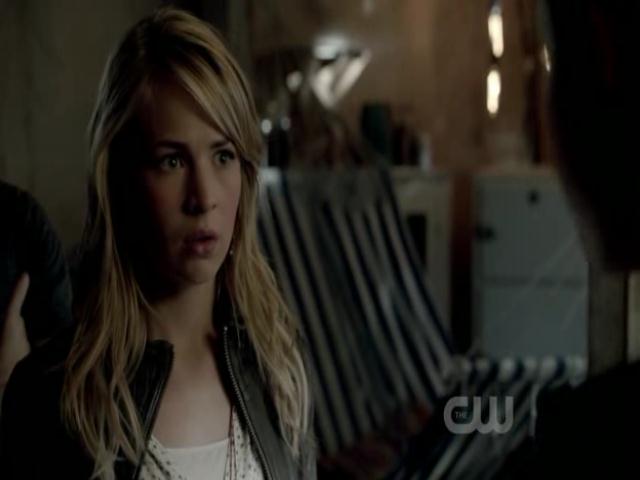 VampireDiariesWorld-dot-org_TheSecretCircle-S01E01-0870.jpg
