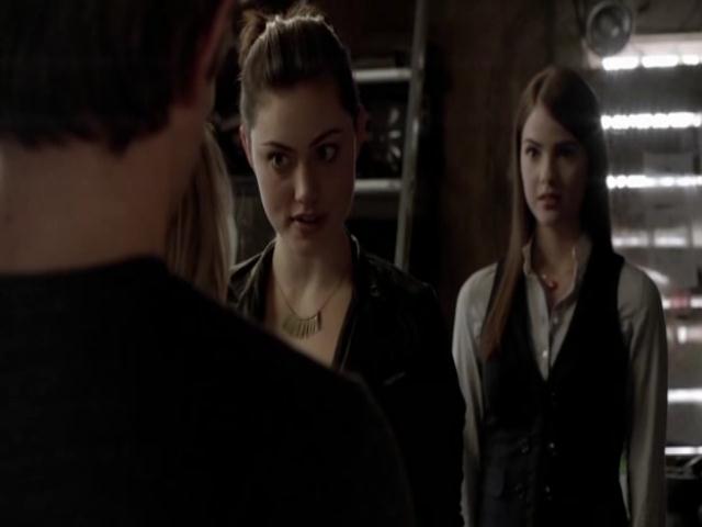 VampireDiariesWorld-dot-org_TheSecretCircle-S01E01-0883.jpg