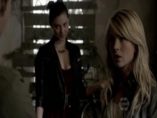 VampireDiariesWorld-dot-org_TheSecretCircle-S01E01-0919.jpg