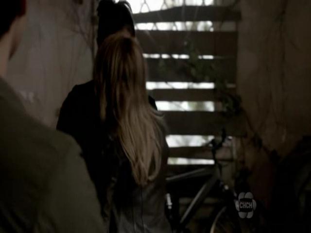 VampireDiariesWorld-dot-org_TheSecretCircle-S01E01-0929.jpg