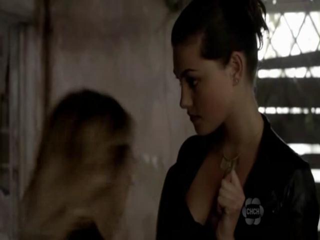 VampireDiariesWorld-dot-org_TheSecretCircle-S01E01-0946.jpg