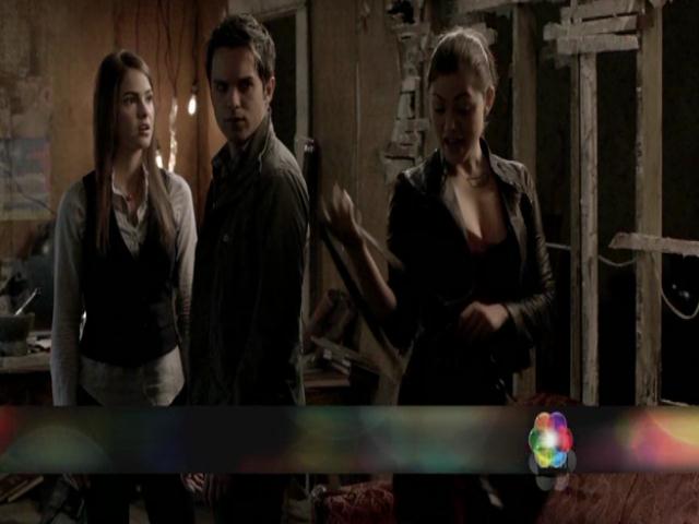 VampireDiariesWorld-dot-org_TheSecretCircle-S01E01-1217.jpg