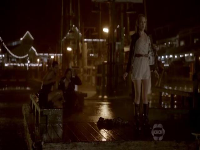 VampireDiariesWorld-dot-org_TheSecretCircle-S01E01-1565.jpg