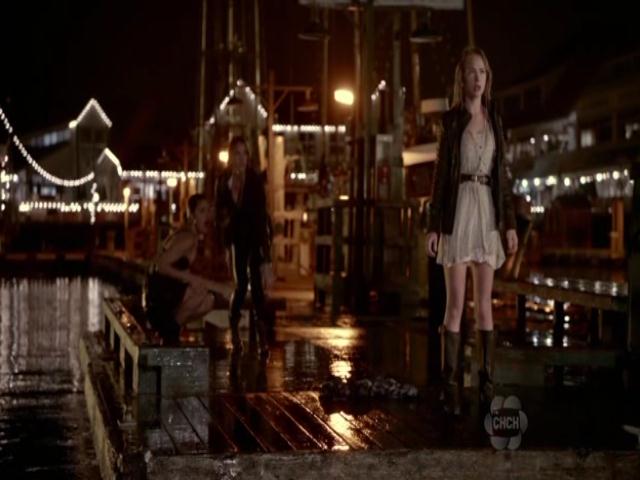 VampireDiariesWorld-dot-org_TheSecretCircle-S01E01-1570.jpg