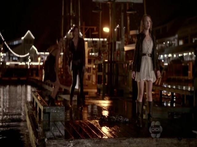 VampireDiariesWorld-dot-org_TheSecretCircle-S01E01-1571.jpg