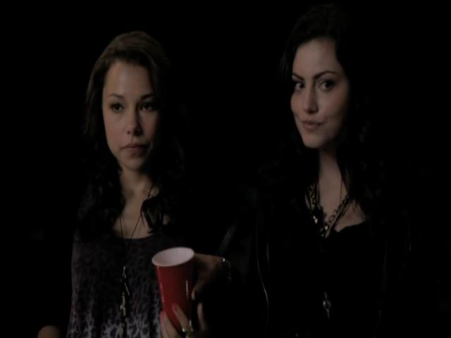 VampireDiariesWorld-dot-org_TheSecretCircle-S01E02-1509.jpg