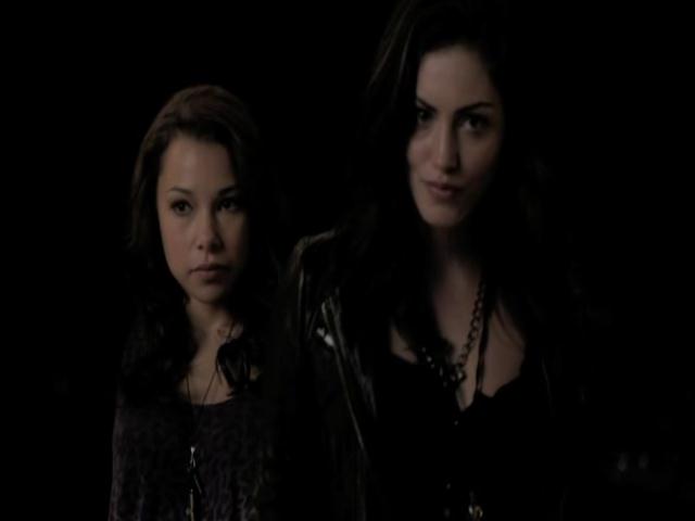 VampireDiariesWorld-dot-org_TheSecretCircle-S01E02-1511.jpg