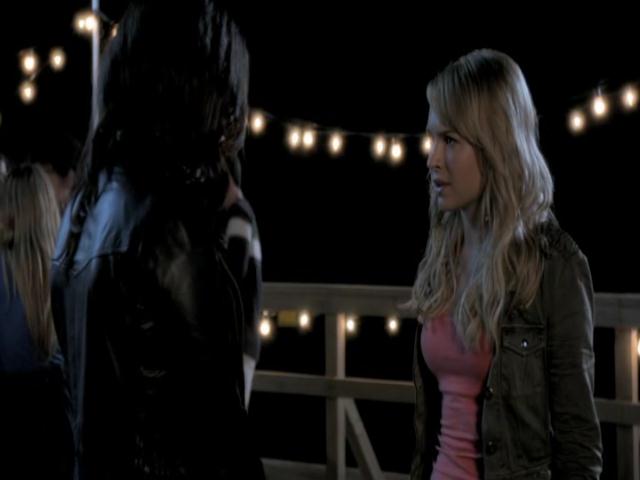 VampireDiariesWorld-dot-org_TheSecretCircle-S01E02-1522.jpg