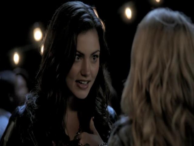 VampireDiariesWorld-dot-org_TheSecretCircle-S01E02-1530.jpg