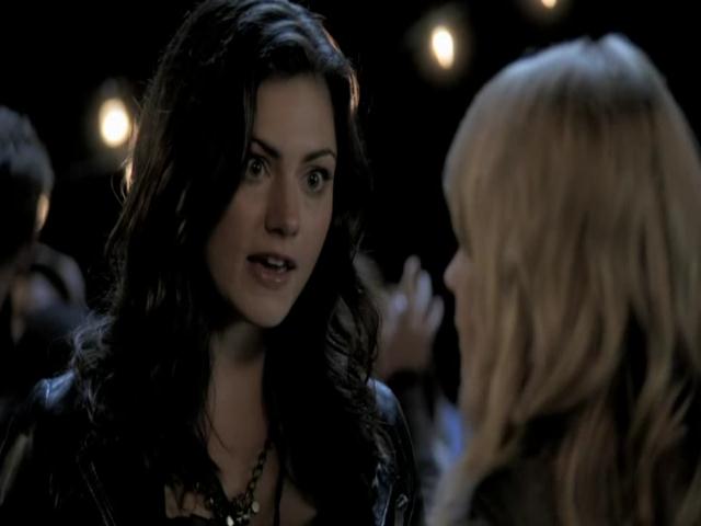 VampireDiariesWorld-dot-org_TheSecretCircle-S01E02-1531.jpg